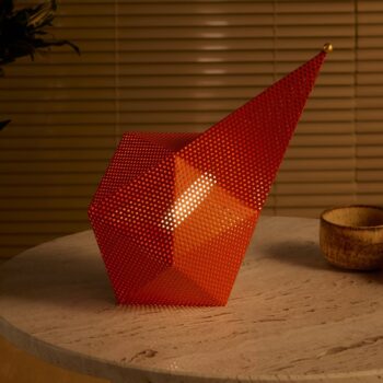 Gubi LED stolová lampa Bagdad, oranžová, výška 36 cm, oceľ