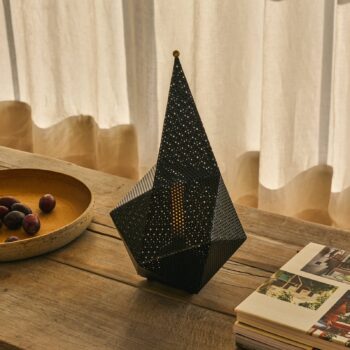 Gubi stolová LED lampa Bagdad, čierna, výška 36 cm