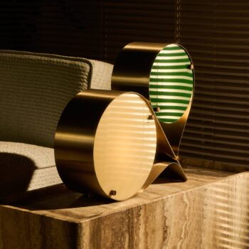 Gubi stolová lampa Coppia, slonová kosť/zelená, oceľ, výška 42 cm