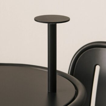 HAY stolová LED lampa na batérie HOST PORTABLE, antracitová, 22 cm IP44