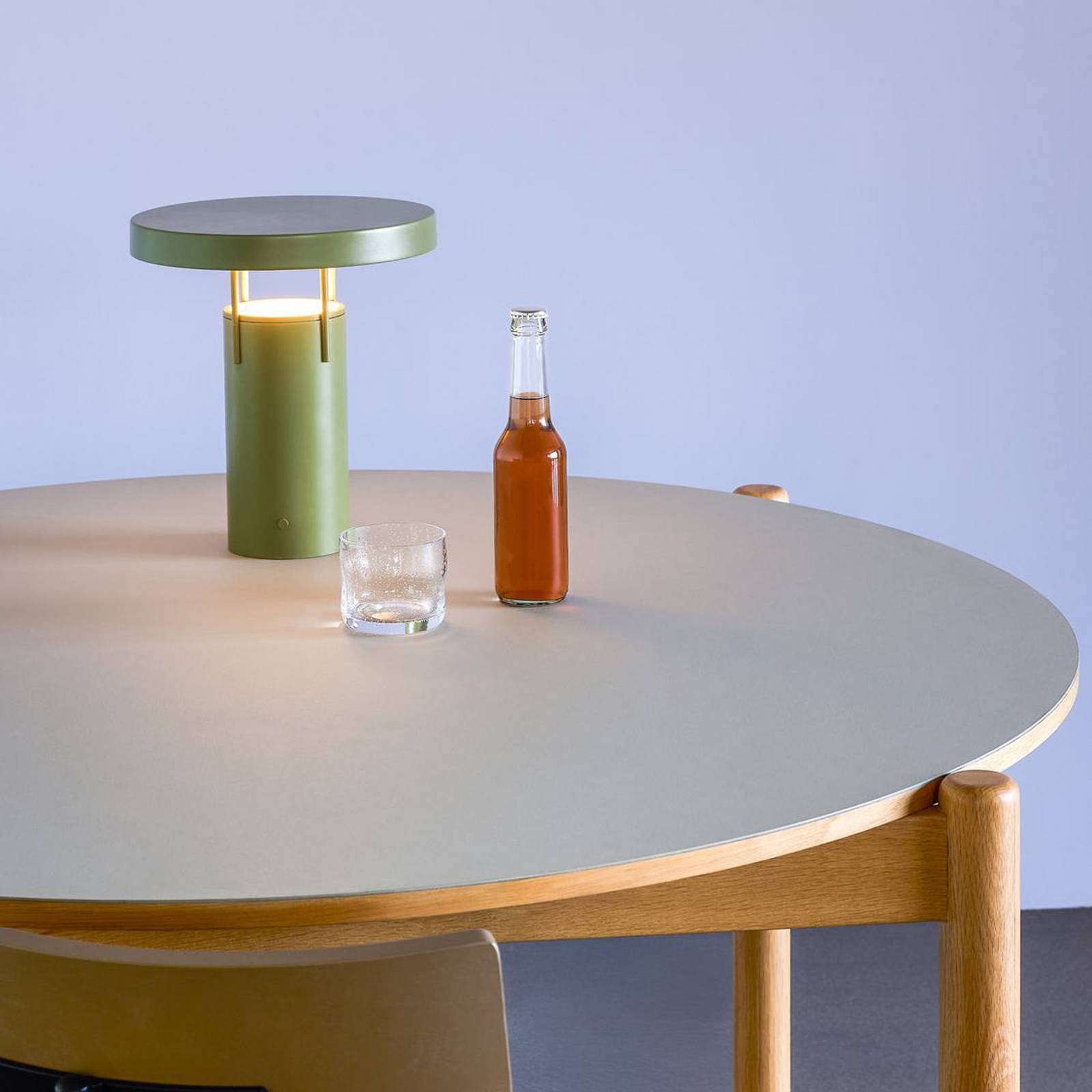 HÜBSCH stolová LED lampa BringMe Mini, zelená, výška 20 cm HÜBSCH stolová LED lampa BringMe Mini, zelená, výška 20 cm