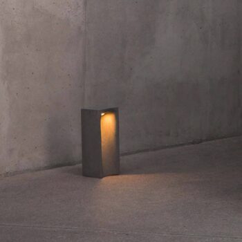 LED podsvietenie Grot, 2700K, sivá, betón, IP55, výška 40 cm