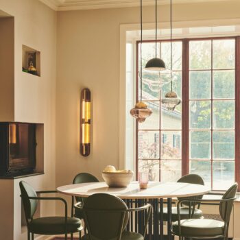 LED závesné svietidlo Nutty, hnedá / zlatá, Ø 18,5 cm, sklo