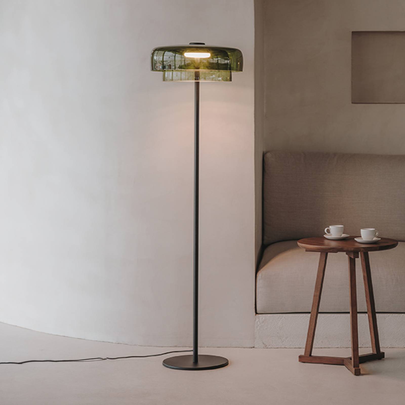 LEDS-C4 LED stojacia lampa Úrovne, 2-vrstvová, zelená, sklo, CCT LEDS-C4 LED stojacia lampa Úrovne, 2-vrstvová, zelená, sklo, CCT