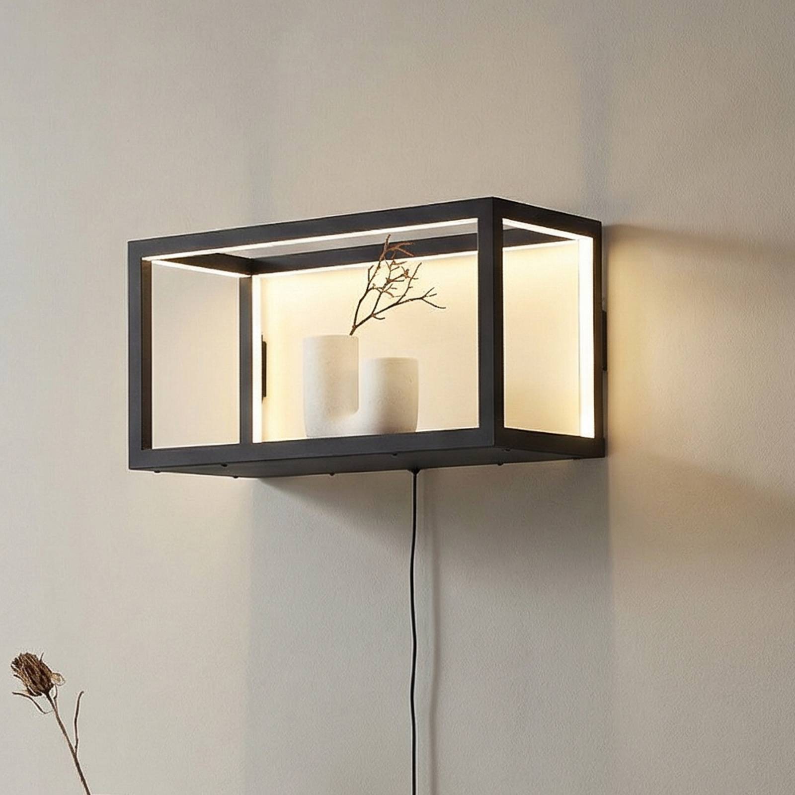 Lindby LED nástenné svetlo Birta, zástrčka, polica, 51 cm, USB Lindby LED nástenné svetlo Birta, zástrčka, polica, 51 cm, USB