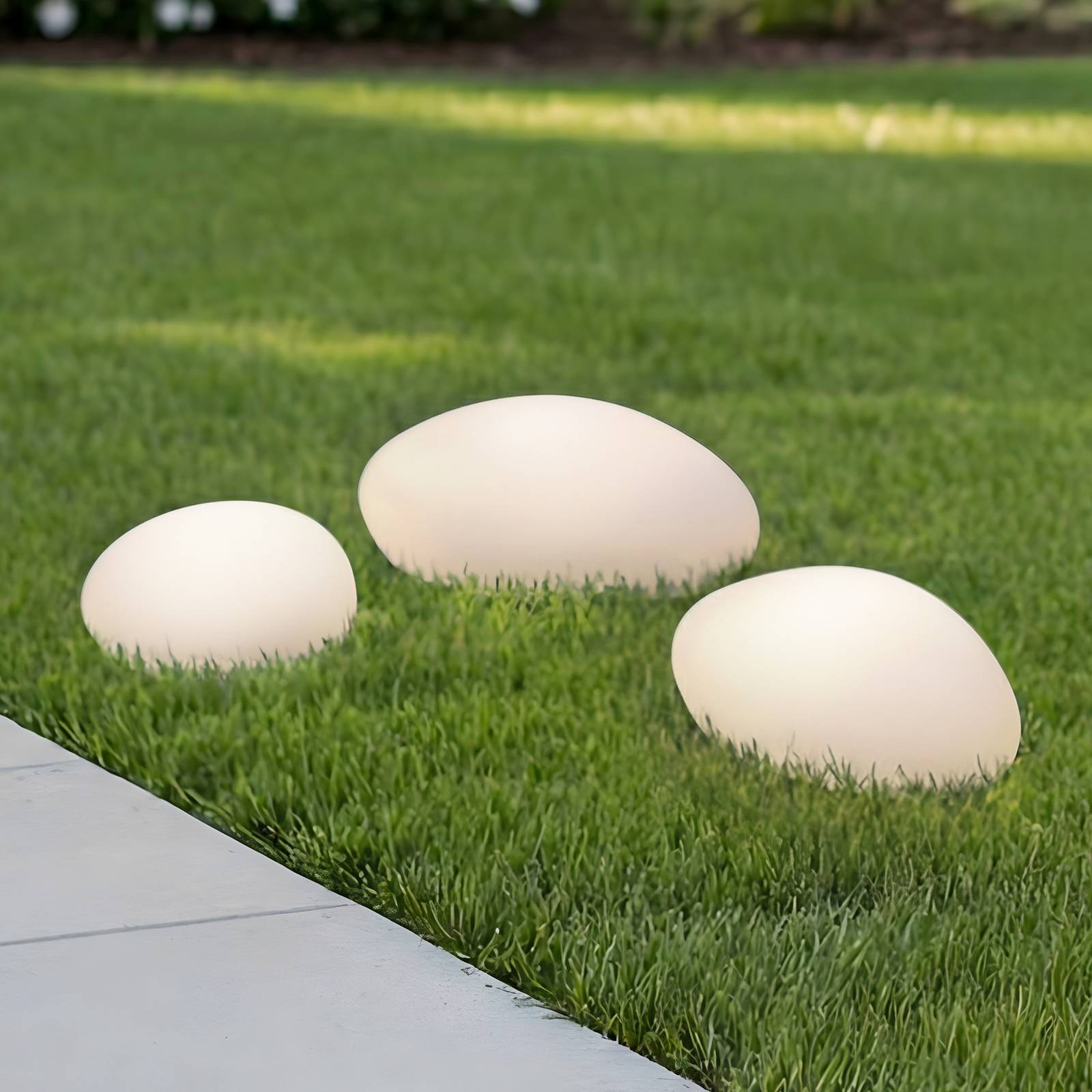 Lindby LED solárne dekoratívne svietidlo Liedra, sada 3 ks, RGBW, stmievateľné Lindby LED solárne dekoratívne svietidlo Liedra, sada 3 ks, RGBW, stmievateľné