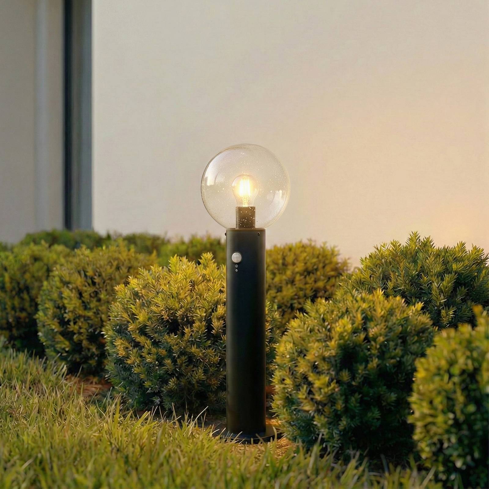 Lindby Podlahová lampa Dangan, čierna/číra 60 cm, sklo, senzor Lindby Podlahová lampa Dangan, čierna/číra 60 cm, sklo, senzor