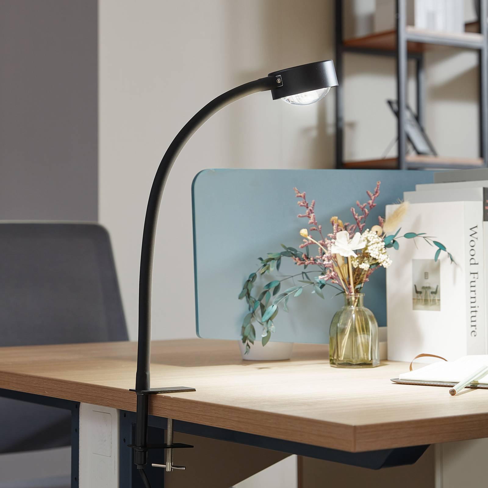 Lindby skrutkovacie svietidlo Jyla, čierne matné, GX53, flexibilné rameno Lindby skrutkovacie svietidlo Jyla, čierne matné, GX53, flexibilné rameno