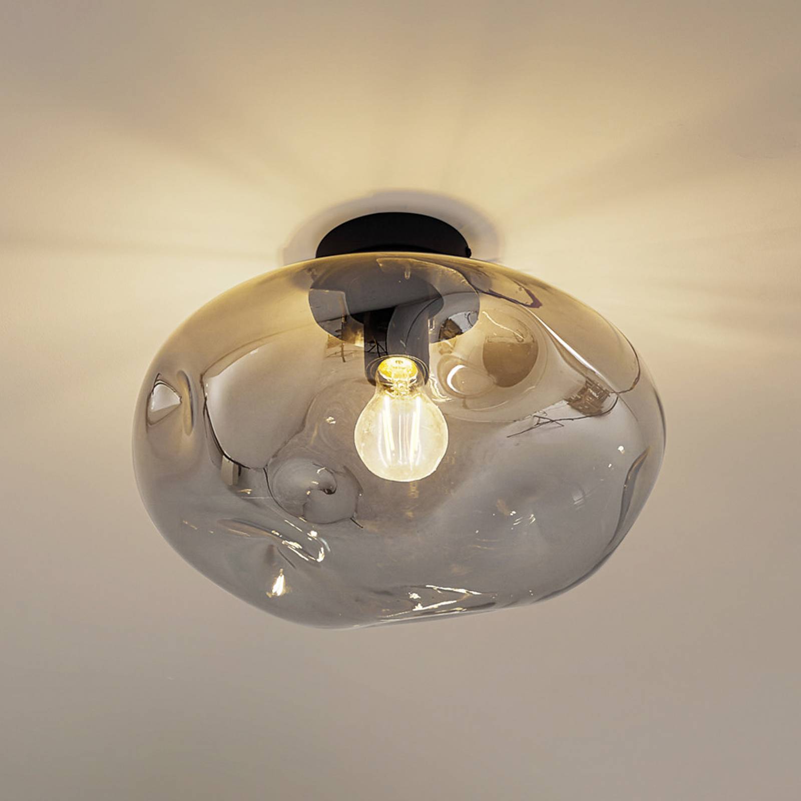 Lindby stropné svietidlo Lelia, dymovo šedá, sklo, Ø 35 cm Lindby stropné svietidlo Lelia, dymovo šedá, sklo, Ø 35 cm