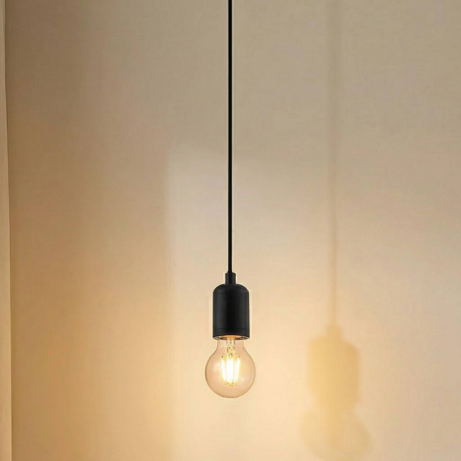 Lindby závesné svietidlo Hattie, pätica E27, čierne, Ø 4,7 cm Lindby závesné svietidlo Hattie, pätica E27, čierne, Ø 4,7 cm