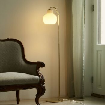 Louis Poulsen stojacia lampa VL Ring Crown, biele/mosadzné, E14