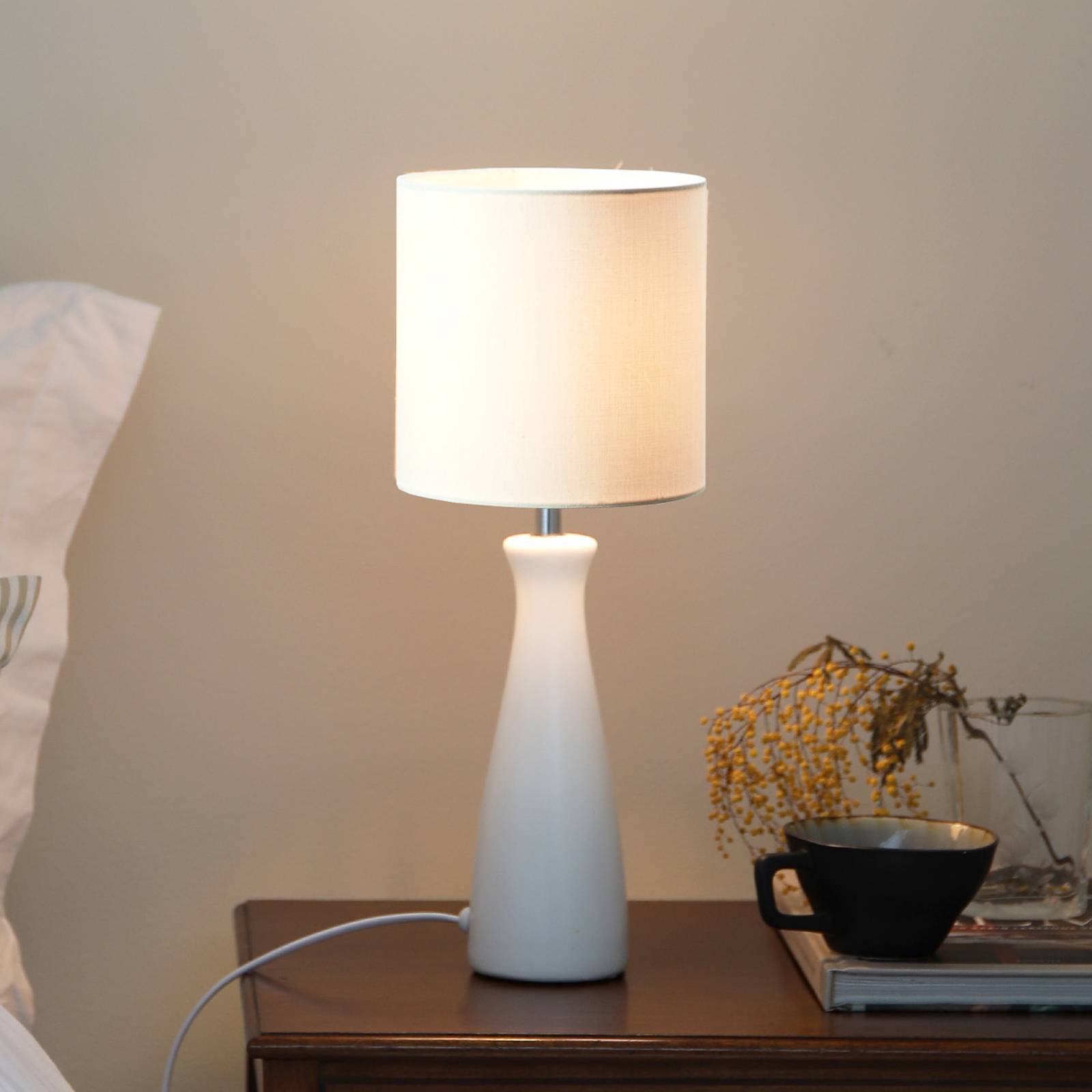 Markslöjd Stolová lampa Birillo, biela, textil/keramika, E14 Markslöjd Stolová lampa Birillo, biela, textil/keramika, E14