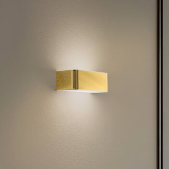 Nástenné svetlo Rauma, mosadz, šírka 20 cm