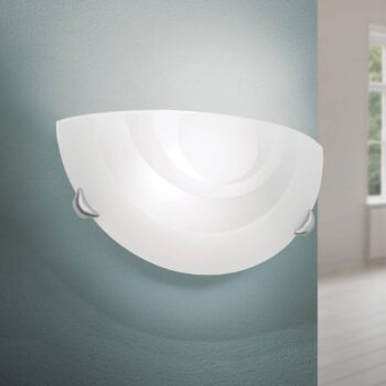 Nástenné svietidlo Ada z opálového skla, polkruhové