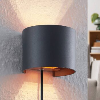 Nástenné svietidlo Arcchio Zuzana, okrúhle, čierne, zástrčka, 13 cm