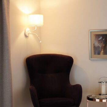 Nástenné svietidlo na kolieskach, textilné, biele/béžové, svetlo na čítanie