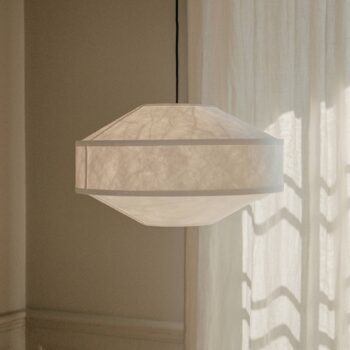 New Works závesné svietidlo Kite, Ø 55 cm, biele, 3-svetelné, fleece