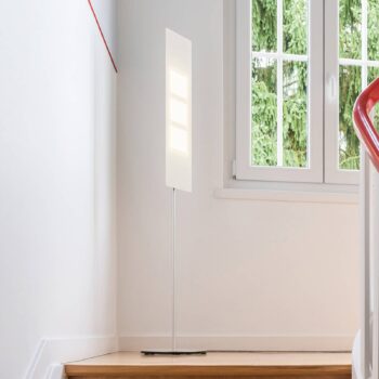 OMLED stojaca lampa One f3l, nerezová oceľ/čierna, OLED