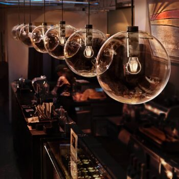 Philips E27 A60 LED filamentová 4 W 2700K číra