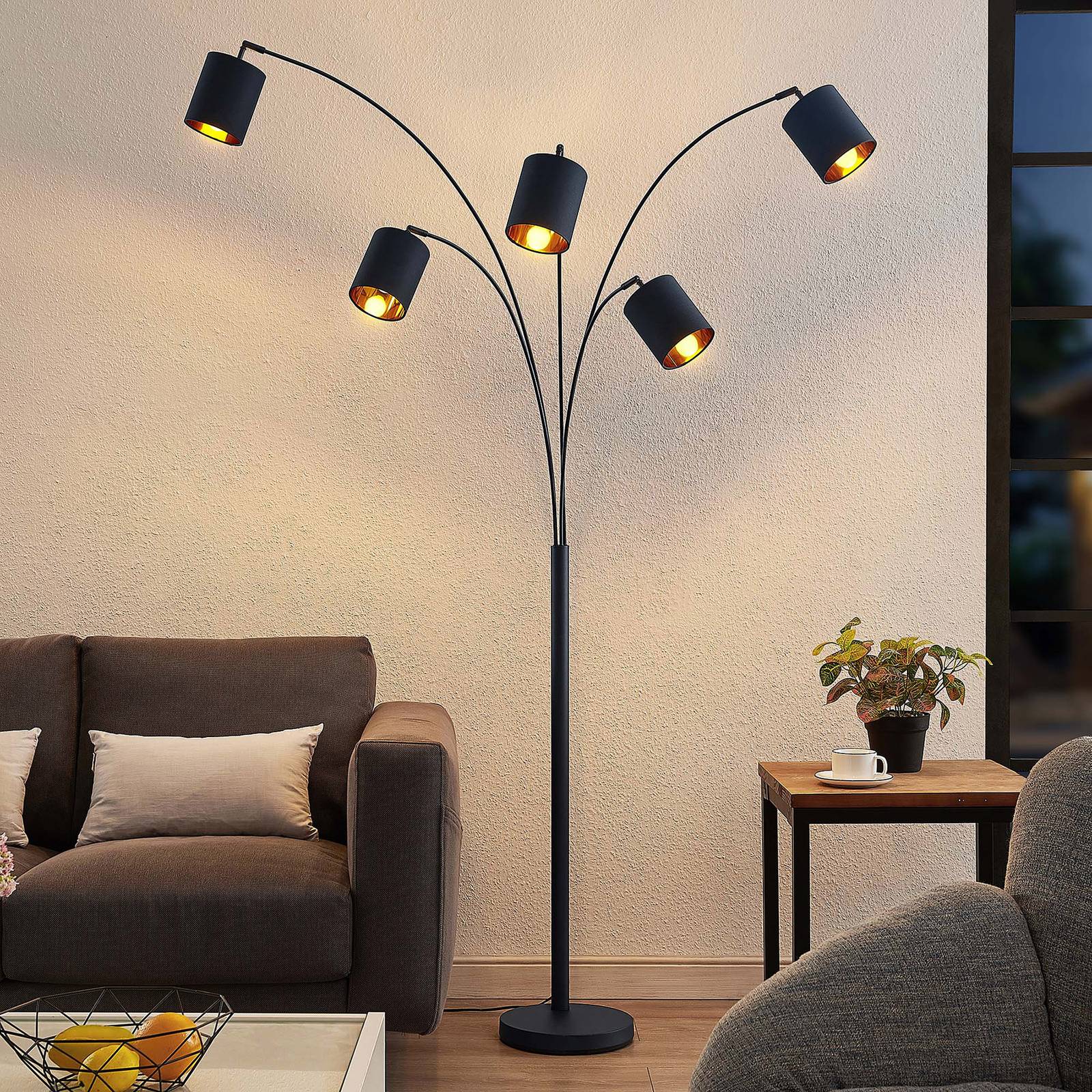 Stojacia lampa Lindby Abiram, čierna/zlatá, textil, 70 cm Stojacia lampa Lindby Abiram, čierna/zlatá, textil, 70 cm