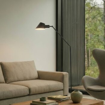 Stojacia lampa Lindby Corali, čierna, kov, výška 176,5 cm