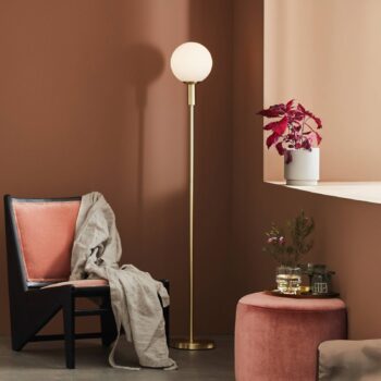 Stojacia lampa Minna, mosadzná farba, sklo, železo, výška 145 cm