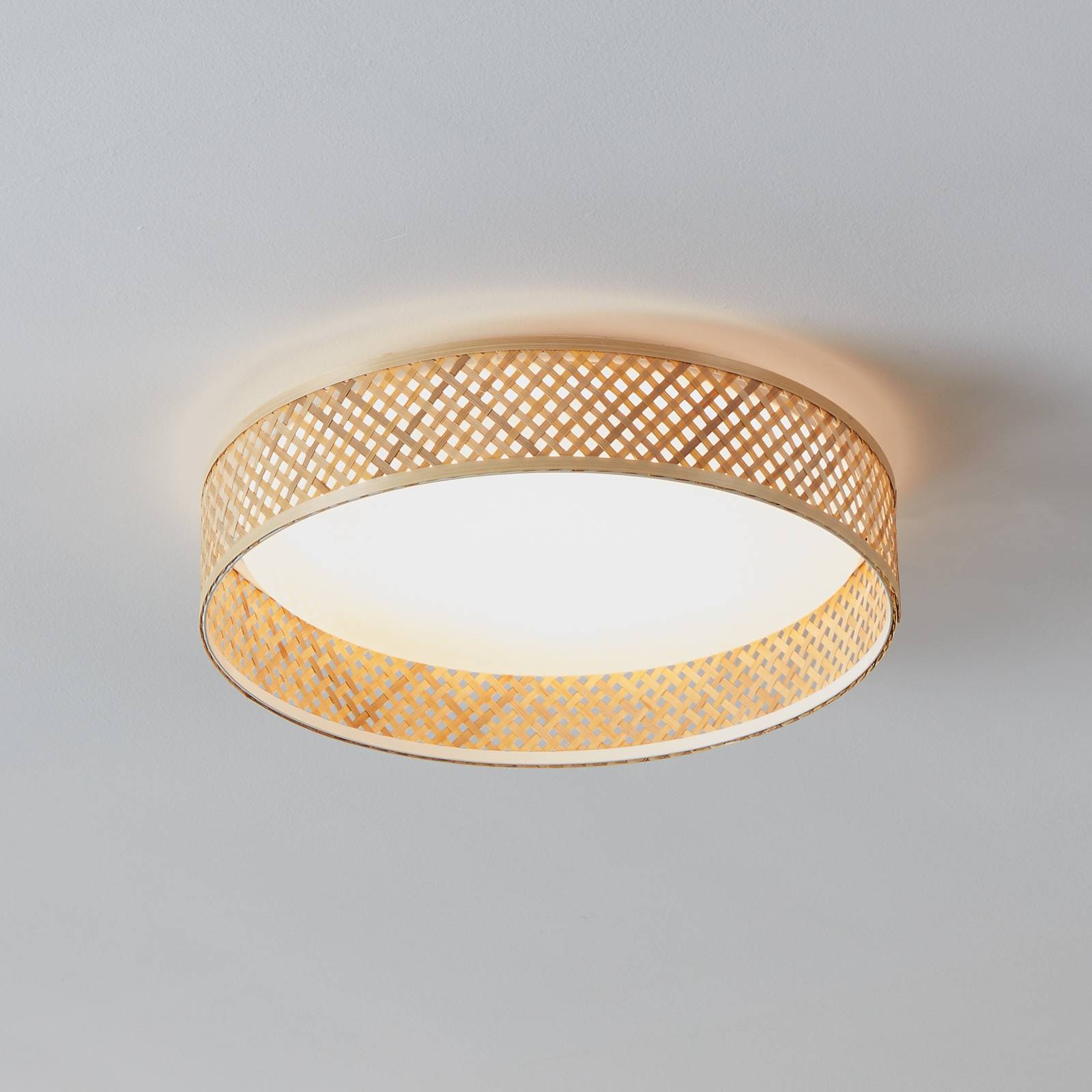 Stropné svietidlo LED Luppineria s bambusovou sieťovinou Ø 38 cm Stropné svietidlo LED Luppineria s bambusovou sieťovinou Ø 38 cm