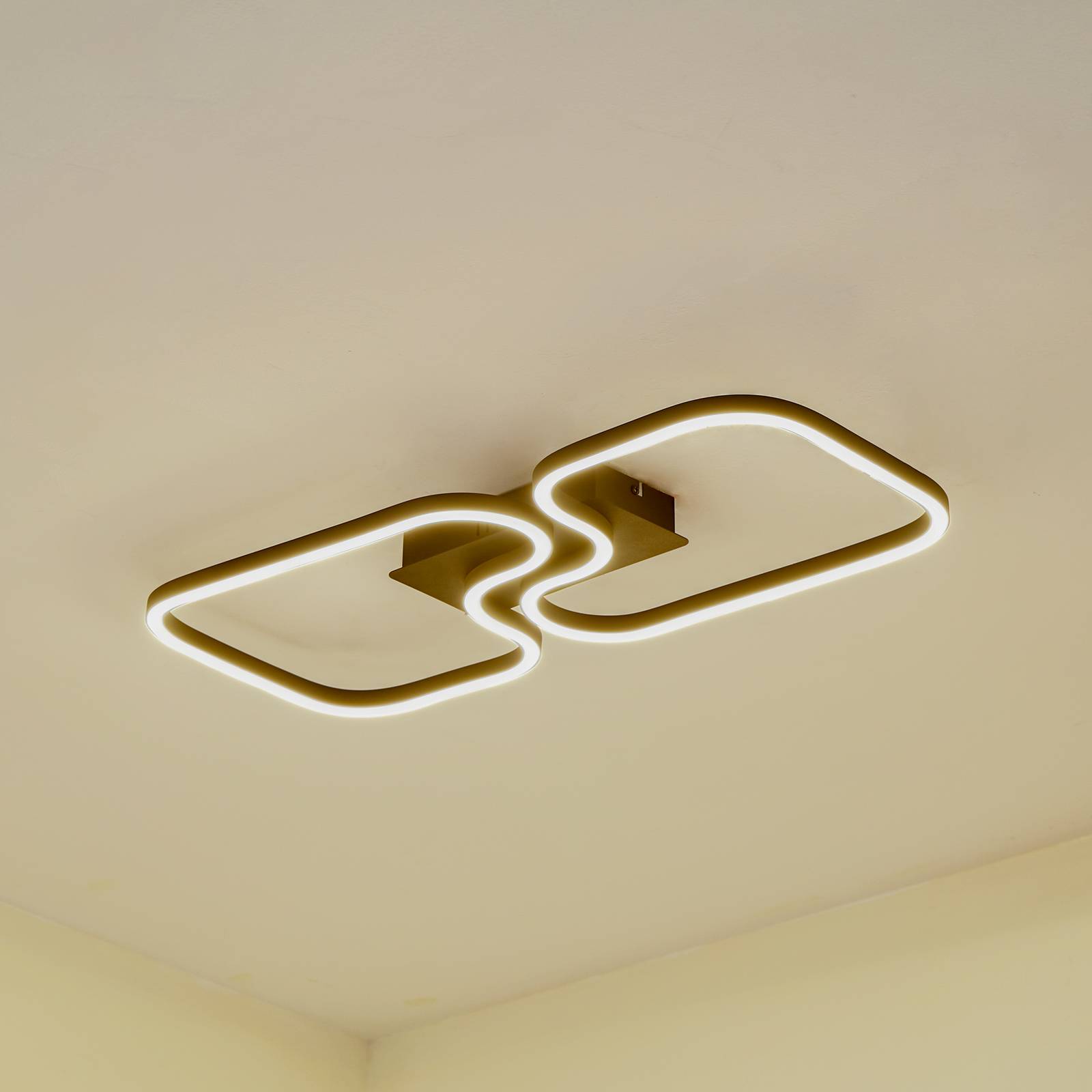 Stropné svietidlo Lucande LED Amiya, 64 cm, čierna farba, hliník Stropné svietidlo Lucande LED Amiya, 64 cm, čierna farba, hliník