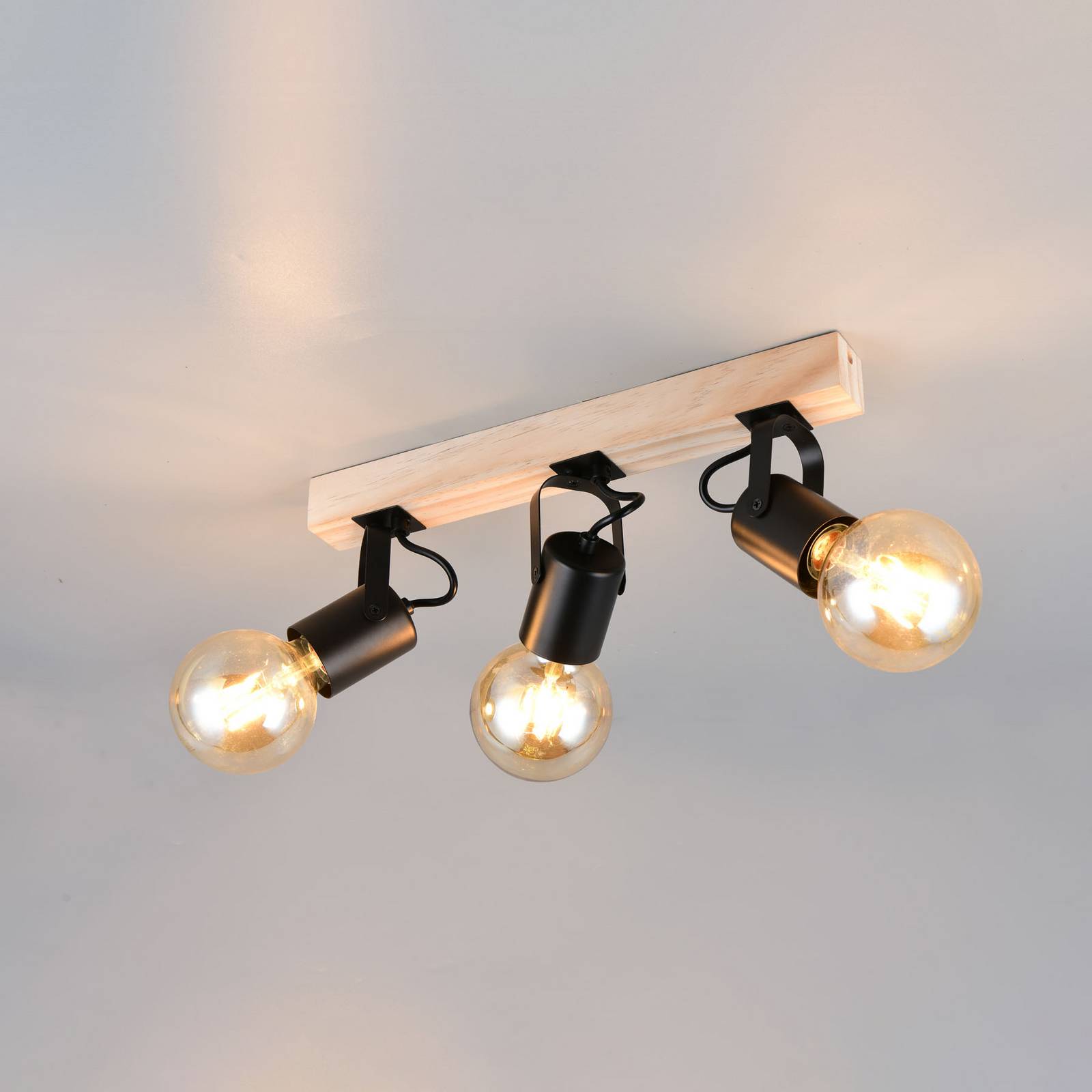 Stropné svietidlo Lynar, čierne, drevo, kov, dĺžka 42 cm, 3-pl. Stropné svietidlo Lynar, čierne, drevo, kov, dĺžka 42 cm, 3-pl.