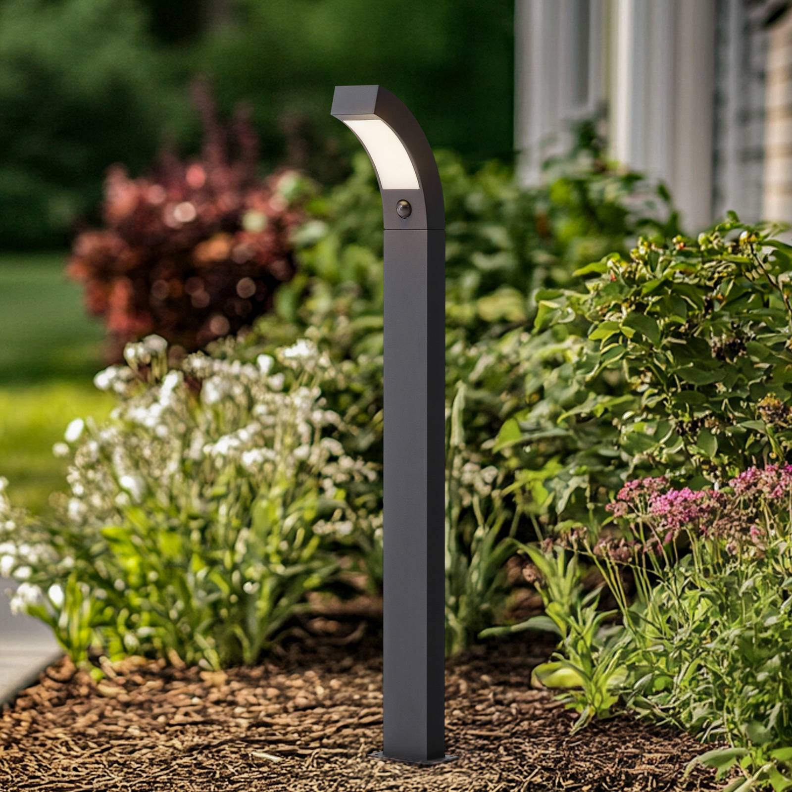 Svetlo Lucande LED na chodník Lennik, senzor, 100 cm, antracit Svetlo Lucande LED na chodník Lennik, senzor, 100 cm, antracit