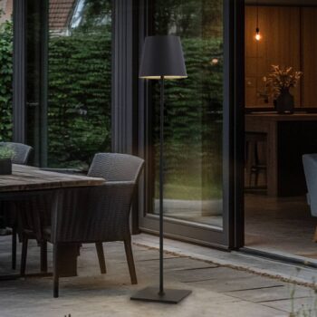 Terasové svetlo Lucande Andrei, sivé, výška 150 cm, IP54, E27