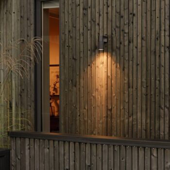 Vonkajšie nástenné svietidlo Temi, čierne, šírka 11 cm, hliník