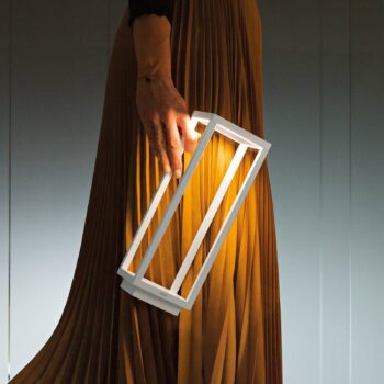 Zafferano Home LED akumulátorová lucerna IP54 biela