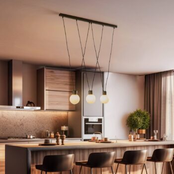 Závesné svietidlo Capri s okrúhlymi tienidlami na lampu 3-plameňové