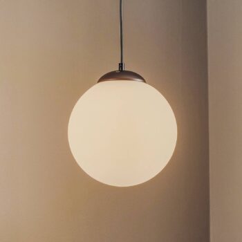Závesné svietidlo Lima, opálové sklo, čierne, 1-pl