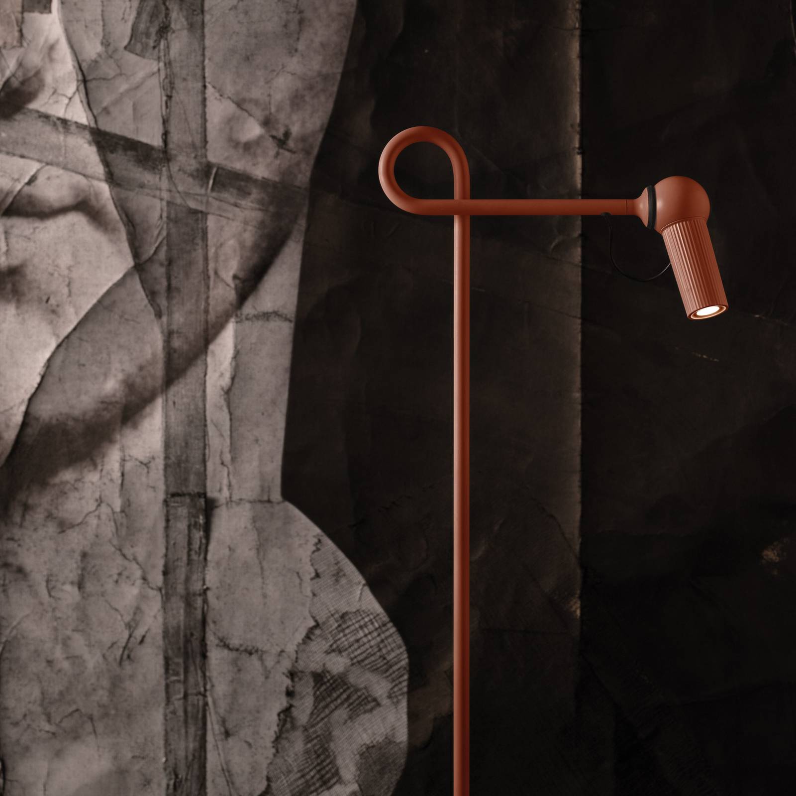 kdln LED stojaca lampa Bird, červená, 126 cm, kov, stmievateľné kdln LED stojaca lampa Bird, červená, 126 cm, kov, stmievateľné