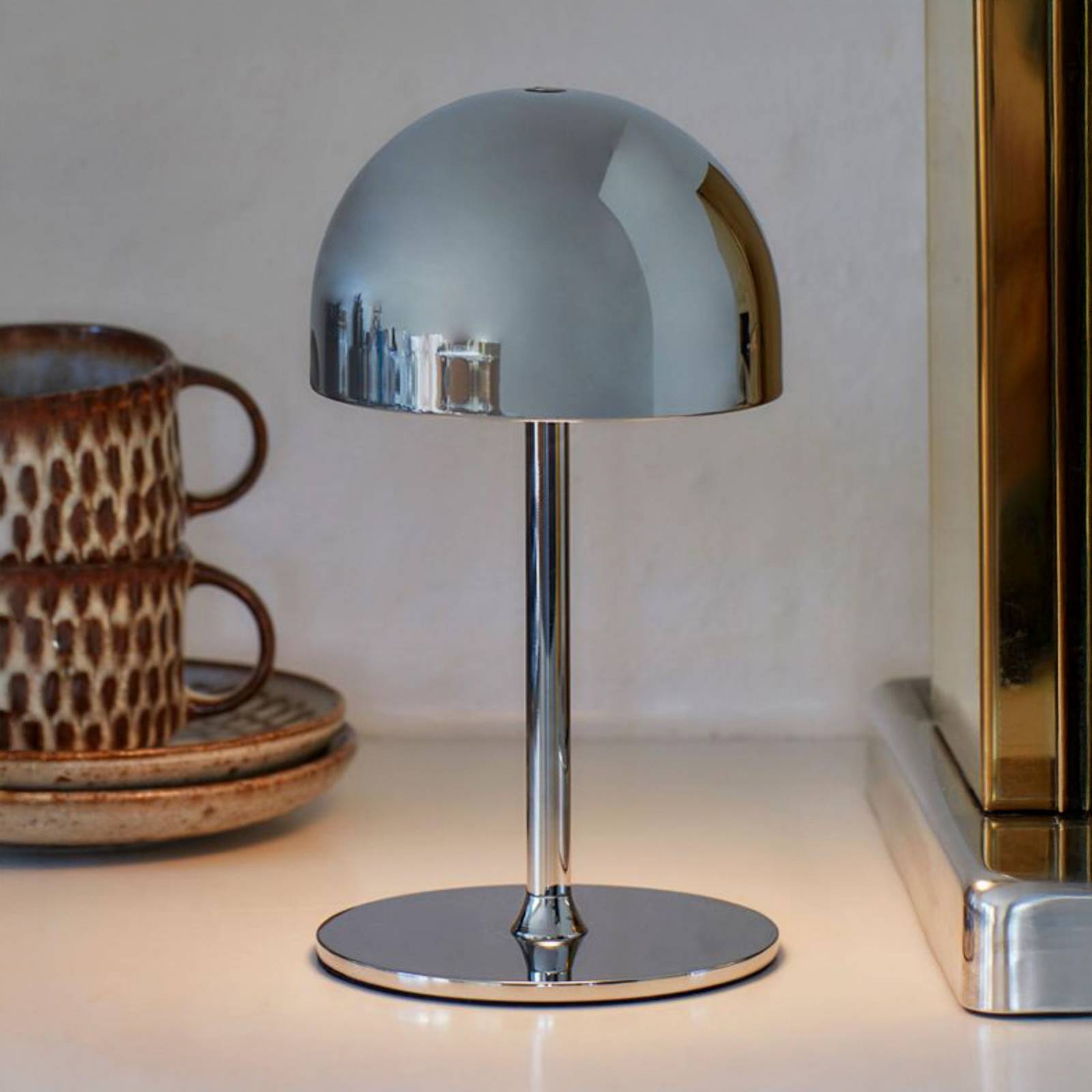 stolová LED lampa na batérie Tim, chrómová farba, výška 22 cm, IP54 stolová LED lampa na batérie Tim, chrómová farba, výška 22 cm, IP54